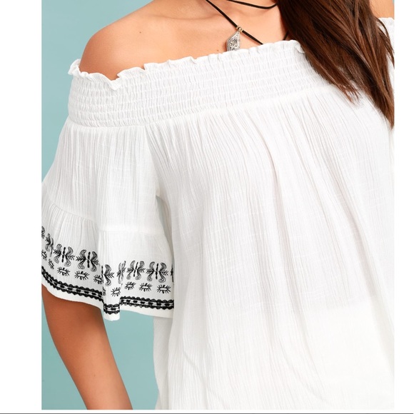 EMBROIDERED OFF-THE-SHOULDER TOP! - Picture 5 of 6